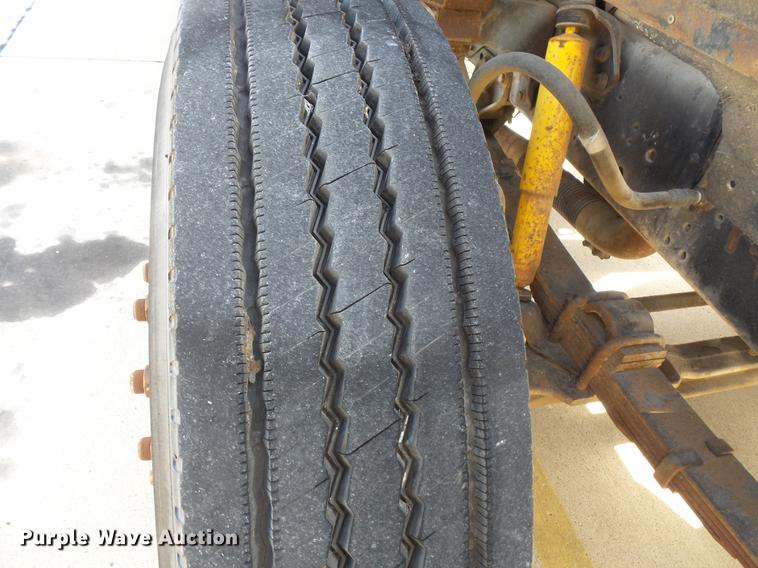 image for item DV9331 1988 International 1954 box truck