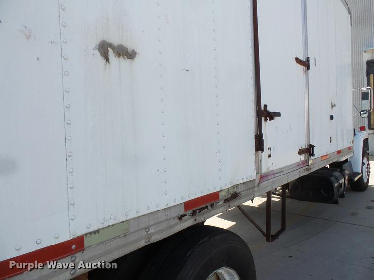 image for item DV9331 1988 International 1954 box truck