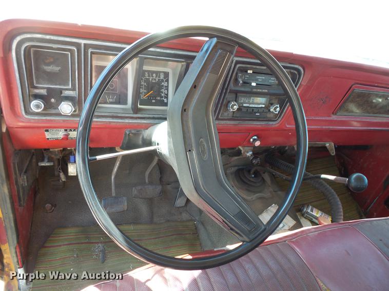 image for item DV9334 1979 Ford F350 Crew Cab utility bed pickup truck