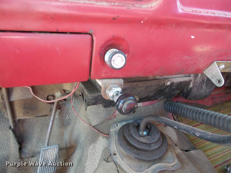 image for item DV9334 1979 Ford F350 Crew Cab utility bed pickup truck