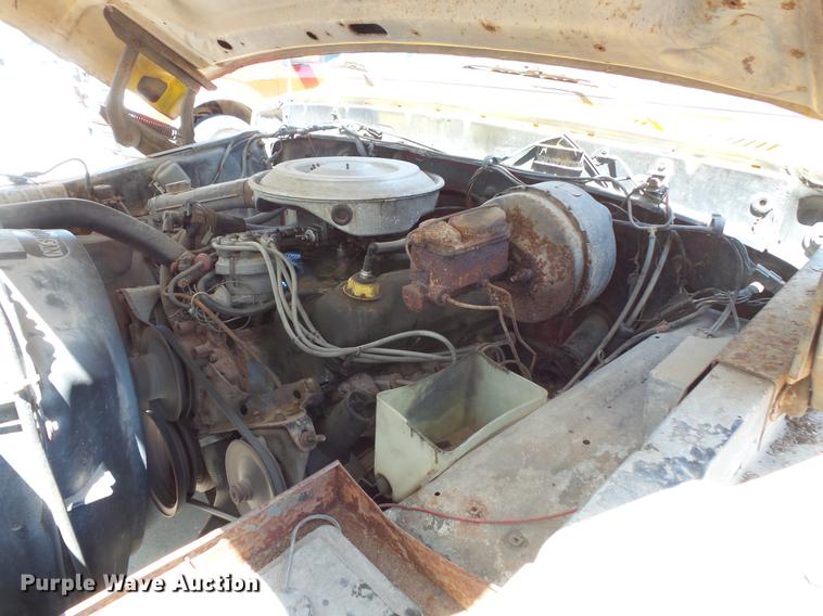 image for item DV9334 1979 Ford F350 Crew Cab utility bed pickup truck