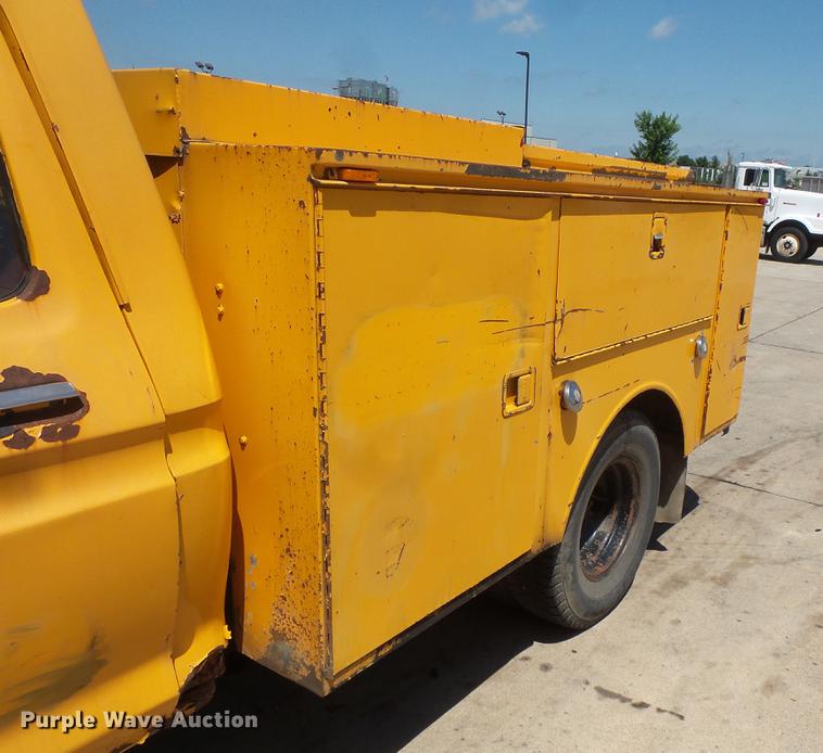 image for item DV9334 1979 Ford F350 Crew Cab utility bed pickup truck