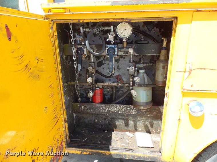 image for item DV9334 1979 Ford F350 Crew Cab utility bed pickup truck