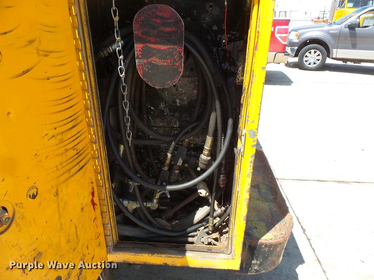 image for item DV9334 1979 Ford F350 Crew Cab utility bed pickup truck