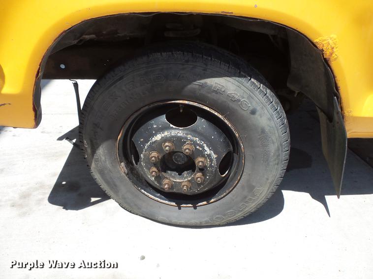 image for item DV9334 1979 Ford F350 Crew Cab utility bed pickup truck