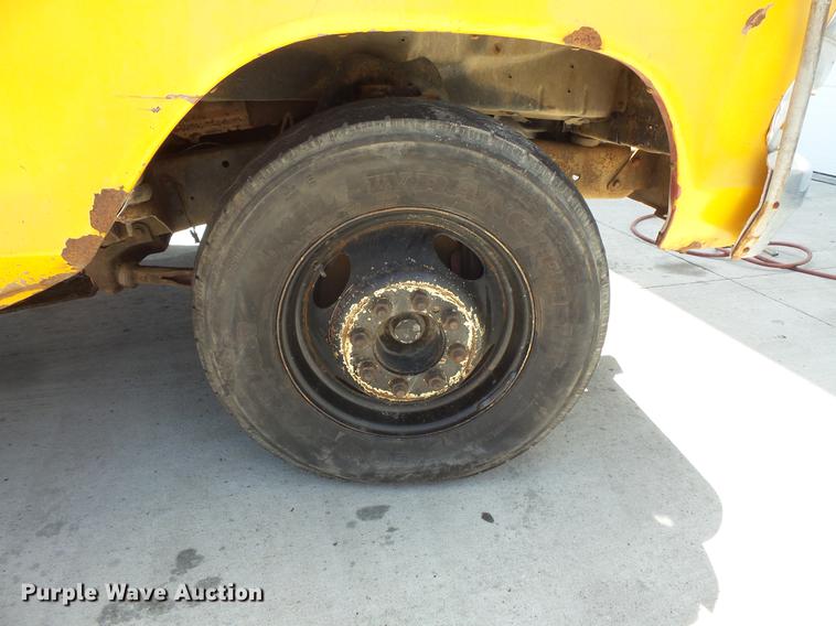 image for item DV9334 1979 Ford F350 Crew Cab utility bed pickup truck