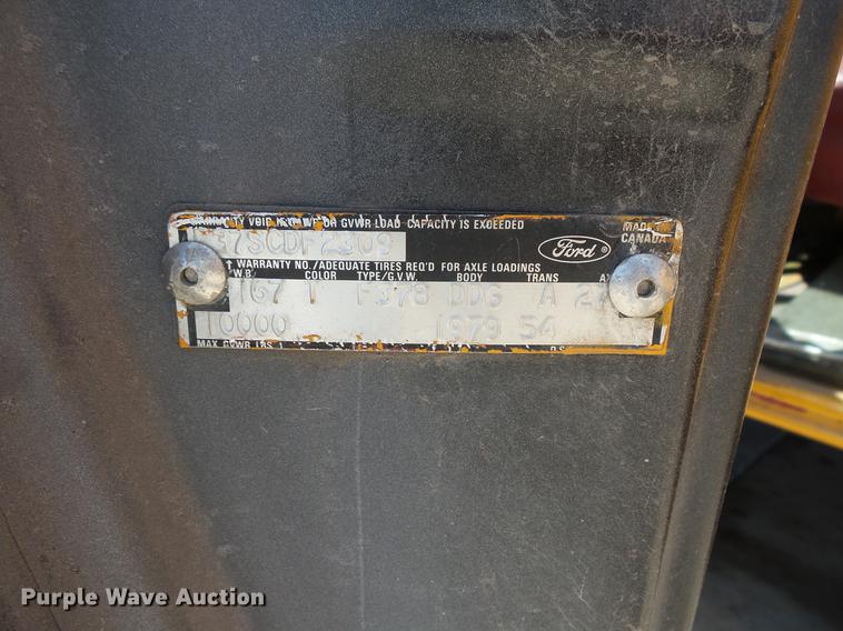 image for item DV9334 1979 Ford F350 Crew Cab utility bed pickup truck