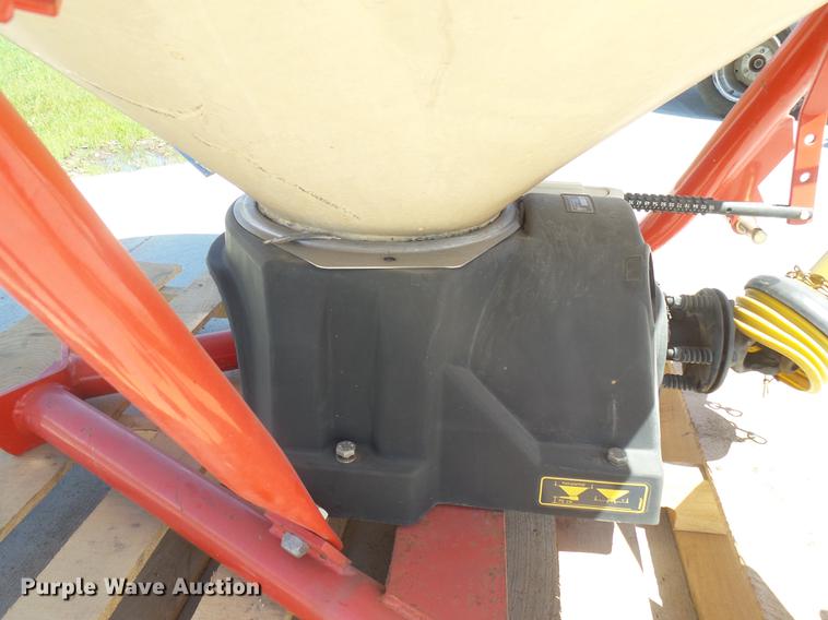 image for item DX9121 Vicon spreader