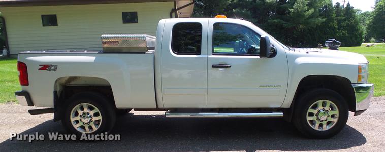 image for item DZ9368 2013 Chevrolet Silverado 2500 HD Ext. Cab pickup truck