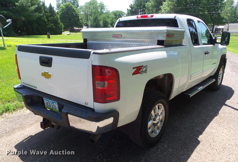 image for item DZ9368 2013 Chevrolet Silverado 2500 HD Ext. Cab pickup truck