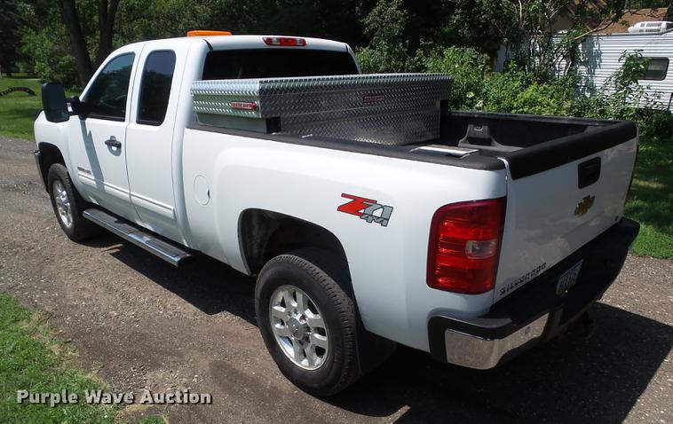 image for item DZ9368 2013 Chevrolet Silverado 2500 HD Ext. Cab pickup truck