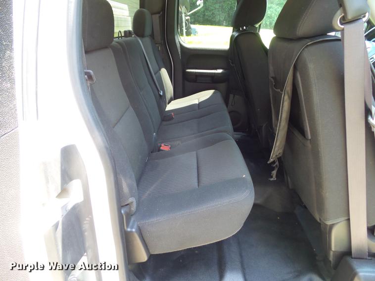 image for item DZ9368 2013 Chevrolet Silverado 2500 HD Ext. Cab pickup truck