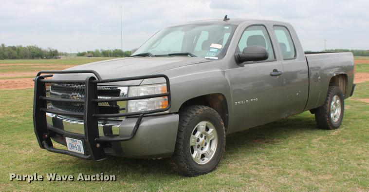 image for item DZ9921 2008 Chevrolet Silverado 1500 Ext. Cab pickup truck