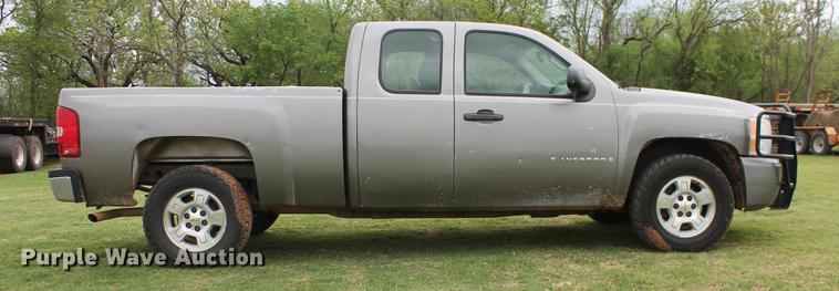 image for item DZ9921 2008 Chevrolet Silverado 1500 Ext. Cab pickup truck