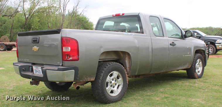 image for item DZ9921 2008 Chevrolet Silverado 1500 Ext. Cab pickup truck