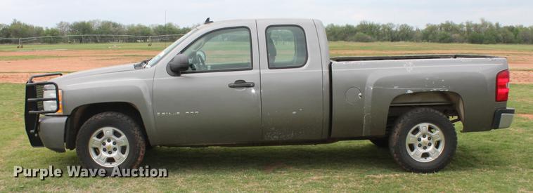 image for item DZ9921 2008 Chevrolet Silverado 1500 Ext. Cab pickup truck
