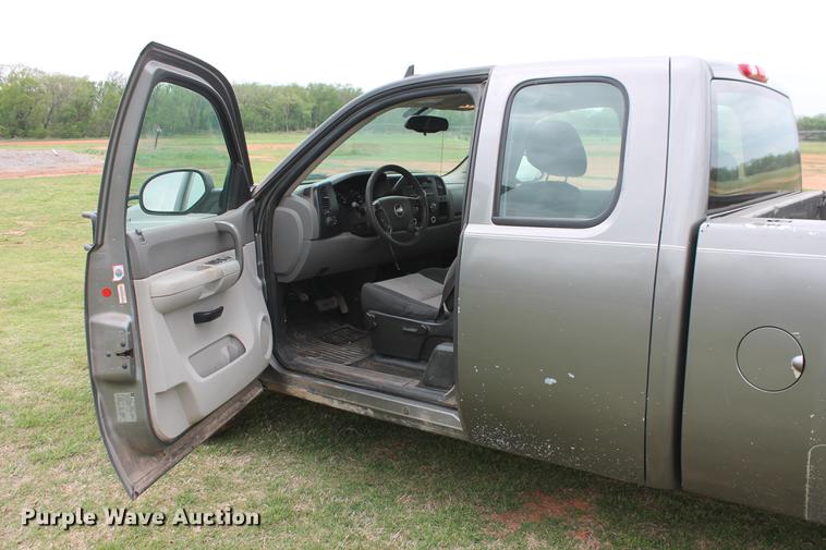 image for item DZ9921 2008 Chevrolet Silverado 1500 Ext. Cab pickup truck