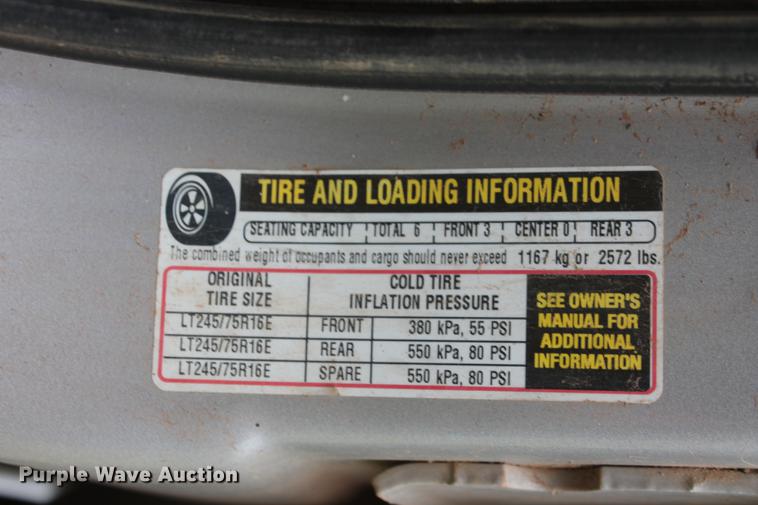 image for item DZ9922 2004 Chevrolet Silverado 2500HD Crew Cab pickup truck