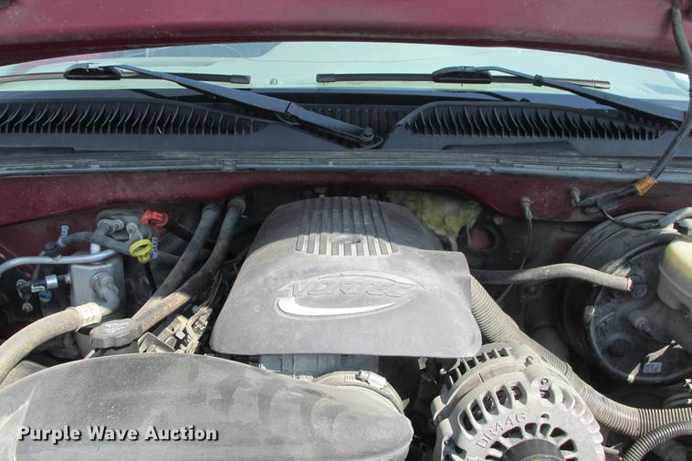 image for item EH9760 2005 Chevrolet Silverado 1500 Z71 Crew Cab pickup truck