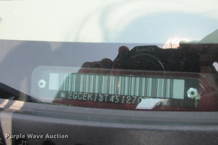 image for item EH9760 2005 Chevrolet Silverado 1500 Z71 Crew Cab pickup truck