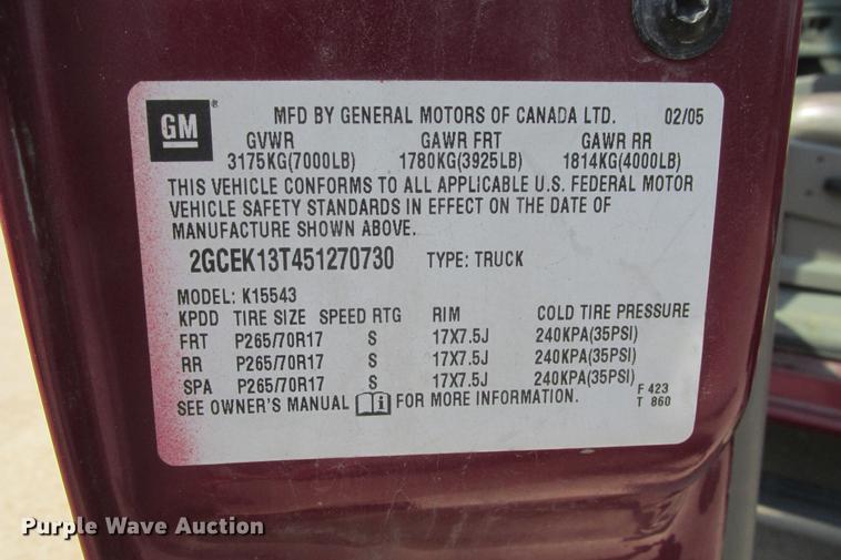 image for item EH9760 2005 Chevrolet Silverado 1500 Z71 Crew Cab pickup truck