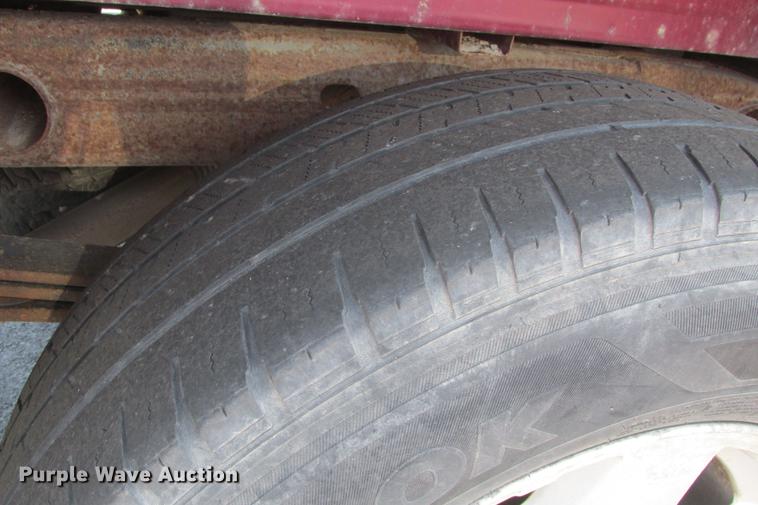 image for item EH9760 2005 Chevrolet Silverado 1500 Z71 Crew Cab pickup truck