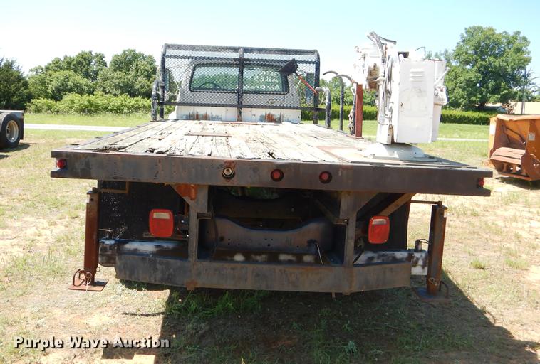 image for item EI9207 1991 Ford F800 flatbed truck with crane