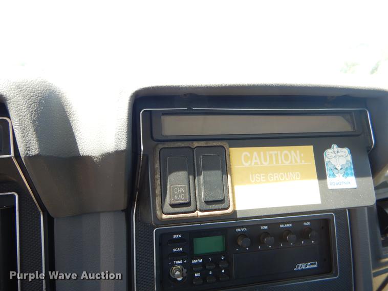 image for item EI9207 1991 Ford F800 flatbed truck with crane