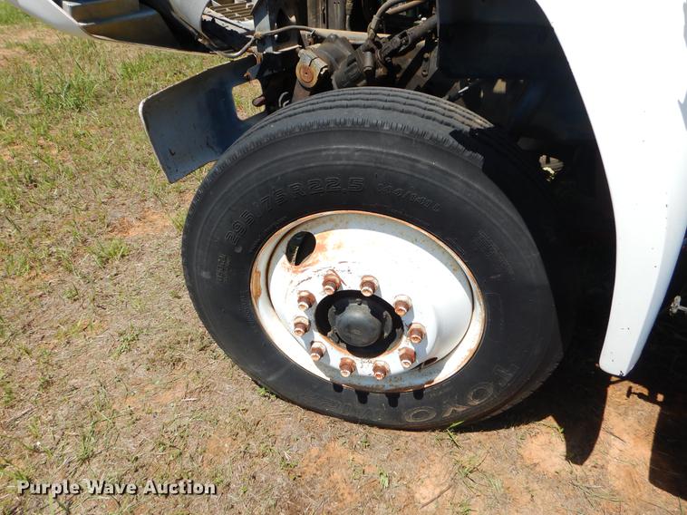 image for item EI9207 1991 Ford F800 flatbed truck with crane