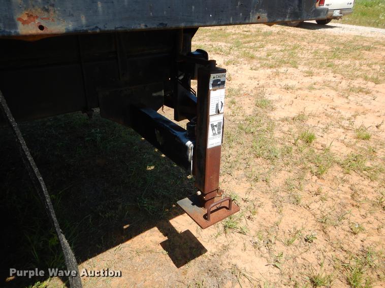 image for item EI9207 1991 Ford F800 flatbed truck with crane