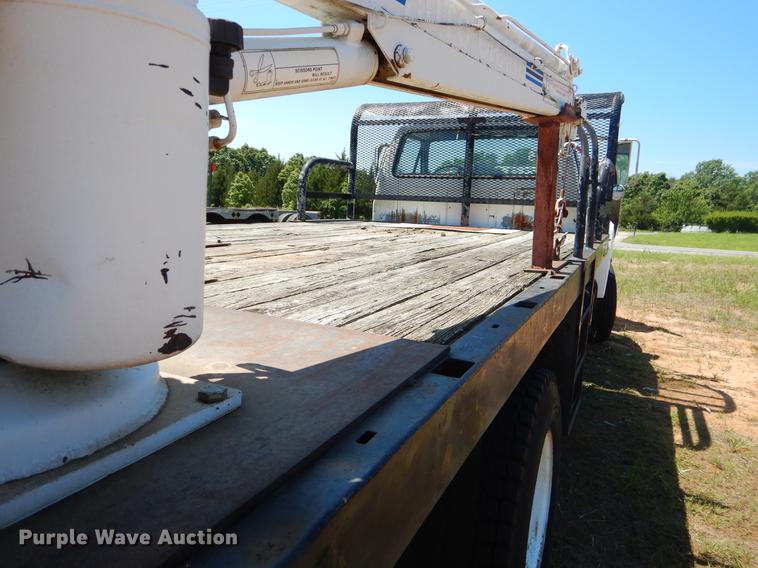 image for item EI9207 1991 Ford F800 flatbed truck with crane