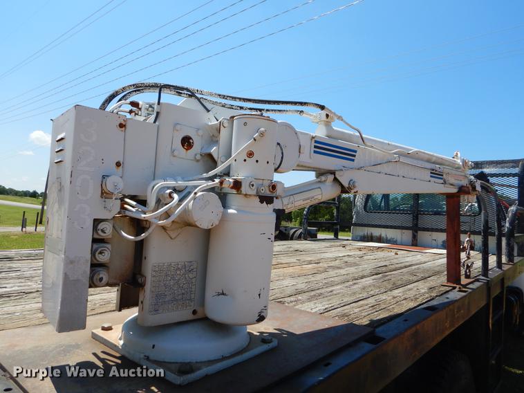 image for item EI9207 1991 Ford F800 flatbed truck with crane