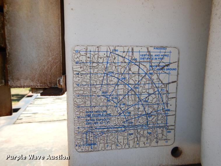 image for item EI9207 1991 Ford F800 flatbed truck with crane