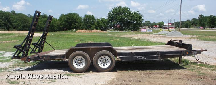 image for item EI9823 2000 Lonestar utility trailer