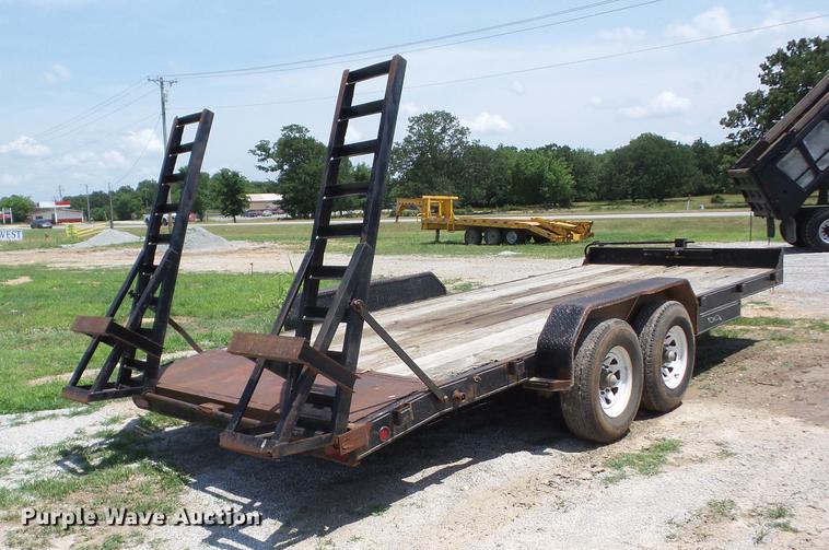 image for item EI9823 2000 Lonestar utility trailer
