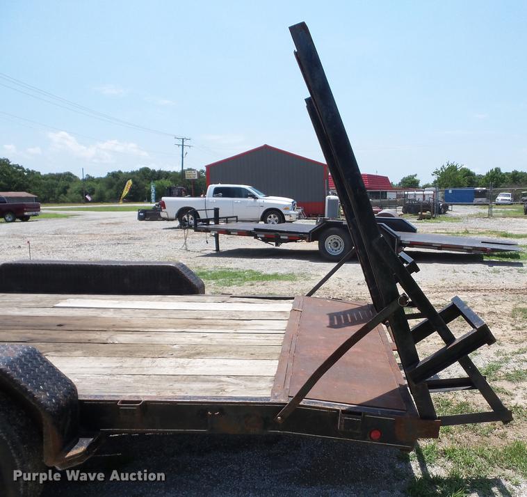 image for item EI9823 2000 Lonestar utility trailer