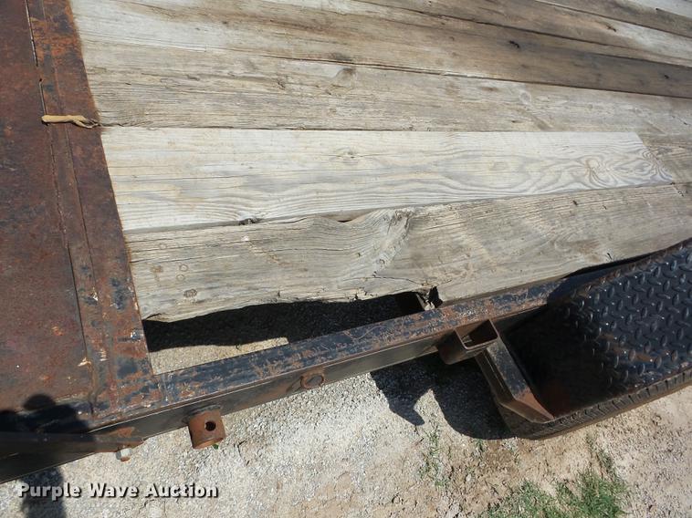 image for item EI9823 2000 Lonestar utility trailer