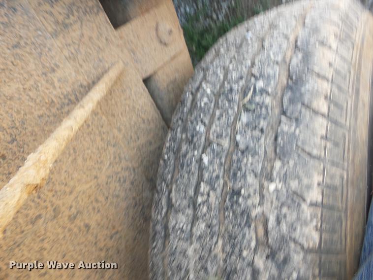 image for item EI9823 2000 Lonestar utility trailer