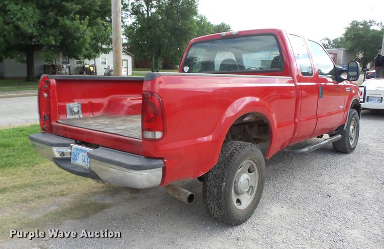 image for item EI9828 2006 Ford F350 pickup truck
