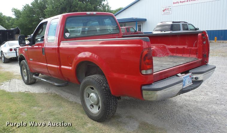image for item EI9828 2006 Ford F350 pickup truck