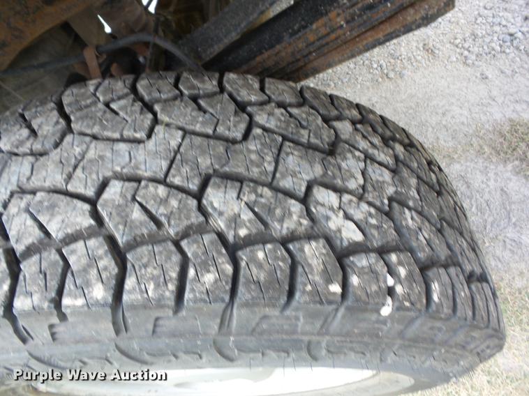 image for item EI9828 2006 Ford F350 pickup truck