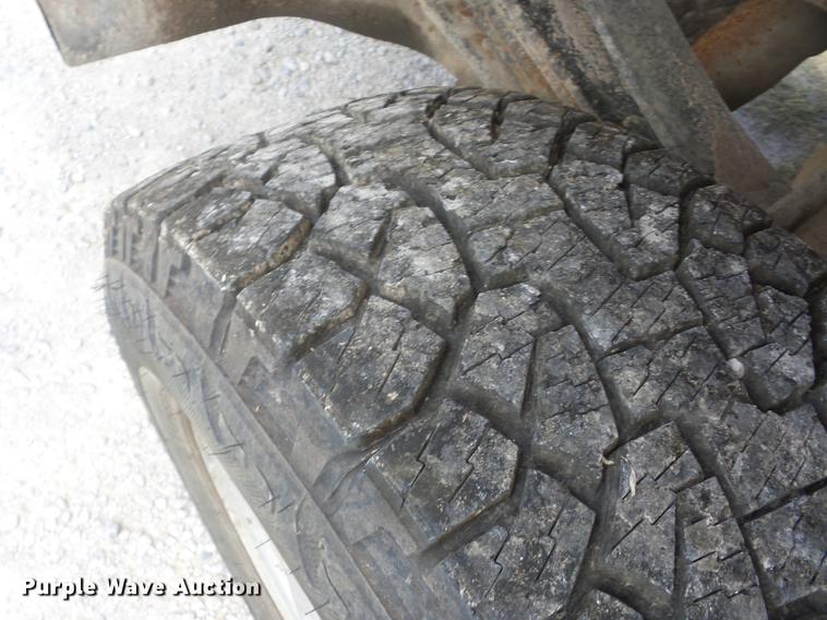 image for item EI9828 2006 Ford F350 pickup truck