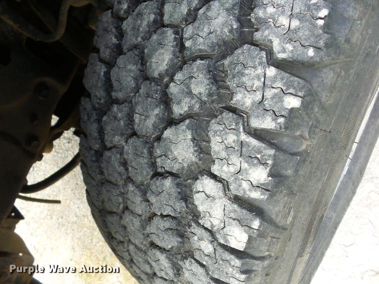 image for item EI9828 2006 Ford F350 pickup truck