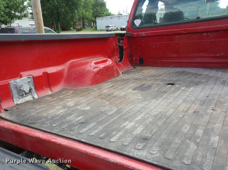 image for item EI9828 2006 Ford F350 pickup truck