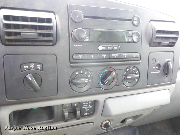 image for item EI9828 2006 Ford F350 pickup truck