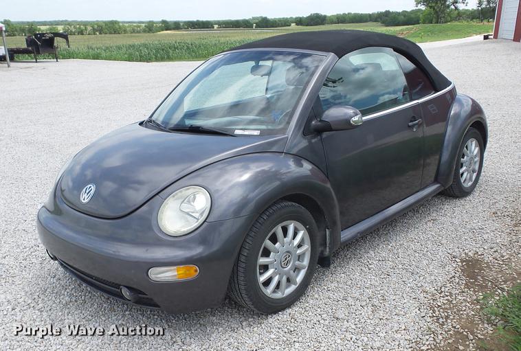 image for item EI9829 2004 Volkswagen New Beetle convertible