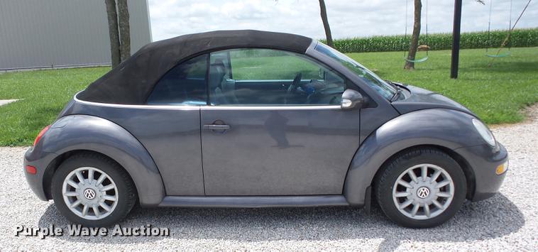 image for item EI9829 2004 Volkswagen New Beetle convertible