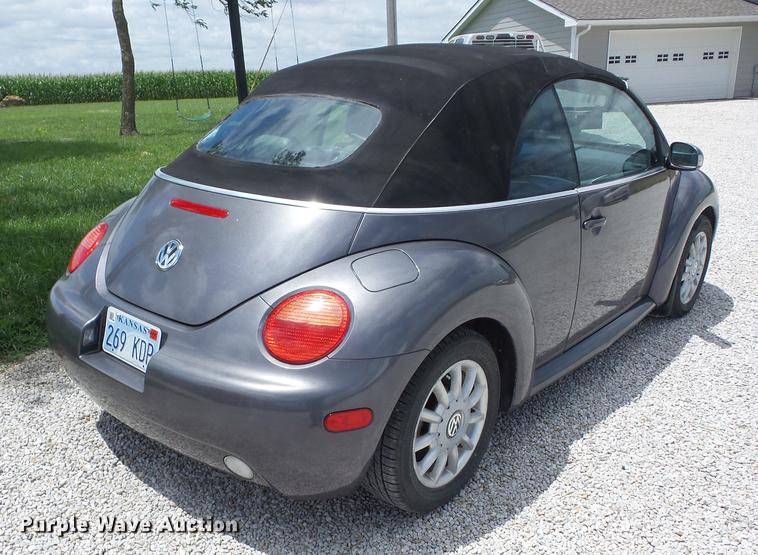 image for item EI9829 2004 Volkswagen New Beetle convertible