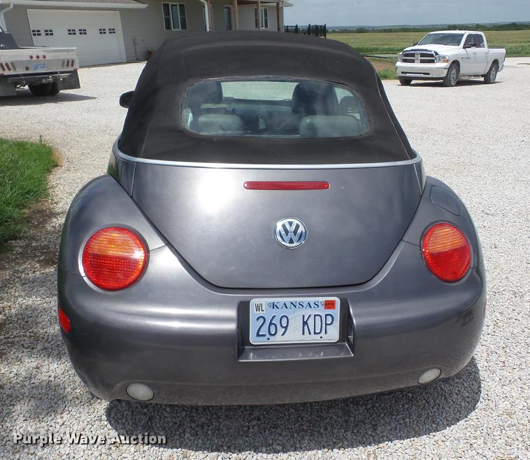image for item EI9829 2004 Volkswagen New Beetle convertible