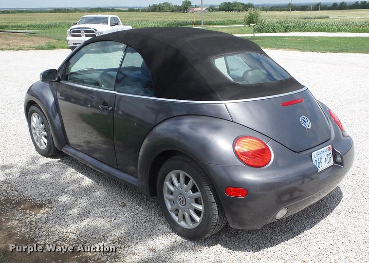 image for item EI9829 2004 Volkswagen New Beetle convertible